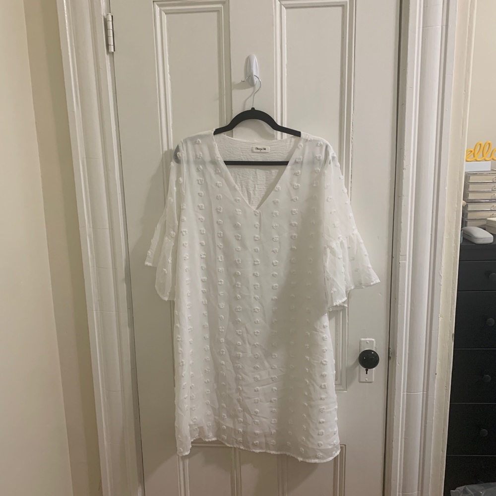 Blooming Jelly Womens White Short Sleeve V Neck Ruffle Shift Dress